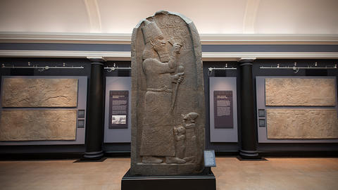 HMANE gallery with large assyrian monument.