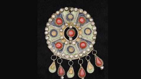 circular brooch.