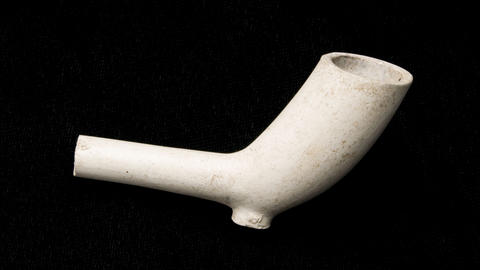 Detail: clay pipe