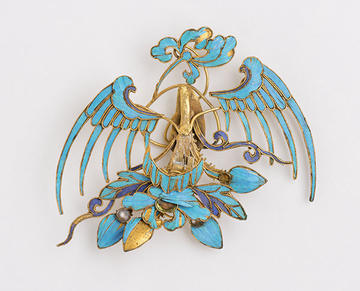 Openwork gilt metal ornamental pin with blue feather inlay, late 19th century Beijing, 991-12-60/14981