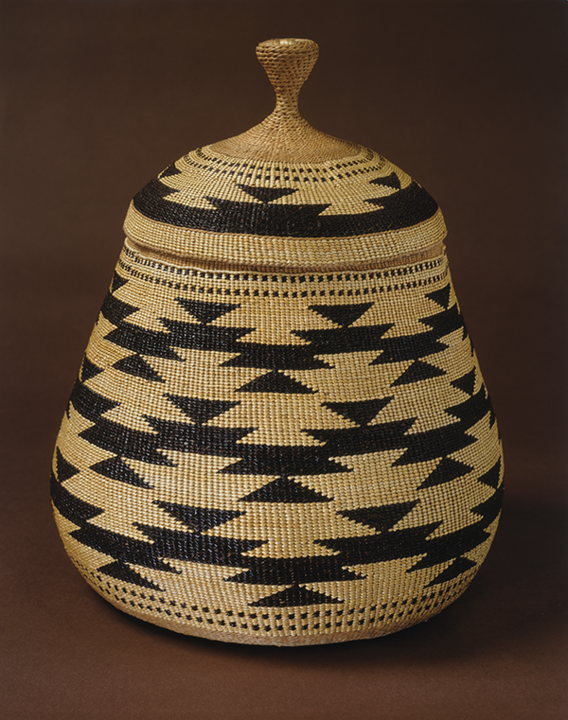 Basket with lid by Wiyot/Karuk artist Elizabeth Hickox, circa 1900, Northern California.&nbsp;Gift of Lewis H. Farlow, 08‐4‐10/73277
