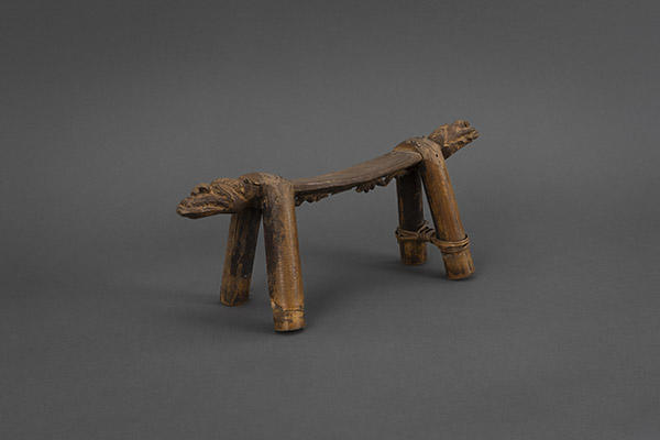 lower sepik river headrest.