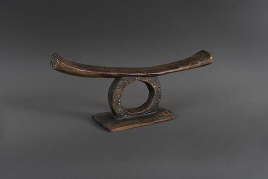 headrest with donut-shaped support.