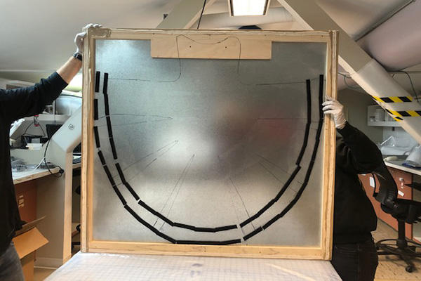 Support with magnets to mount the anquera