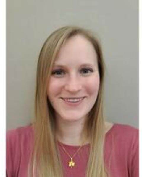 Portrait of Meredith Luze.